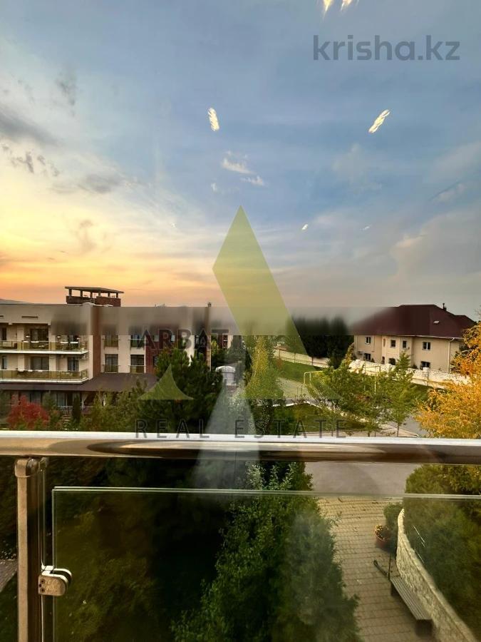 Фото Квартира, 5 комн, 300 м², 3/3 эт.