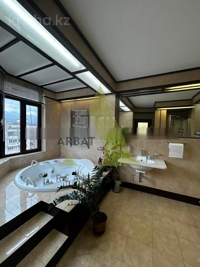 Фото Квартира, 4 комн, 215.3 м², 13/13 эт., 2002 г.п.