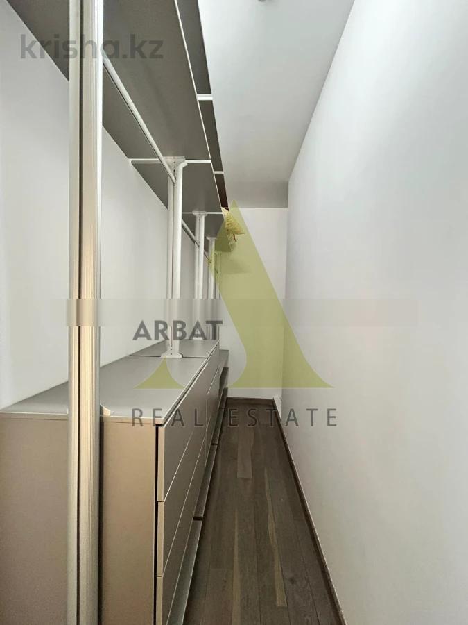 Фото Квартира, 2 комн, 71 м², 1/9 эт., 2014 г.п.