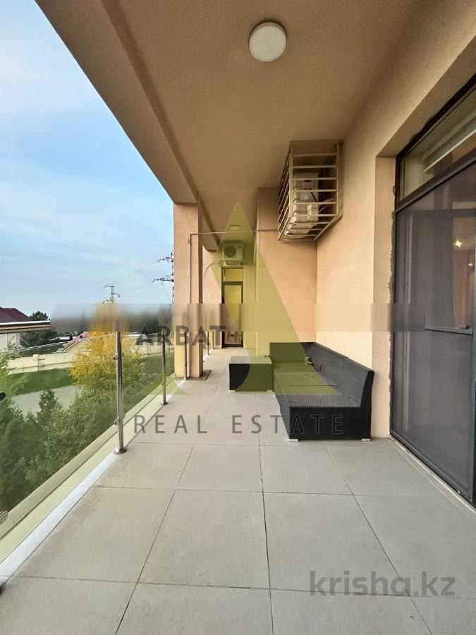 Фото Квартира, 5 комн, 300 м², 3/3 эт.