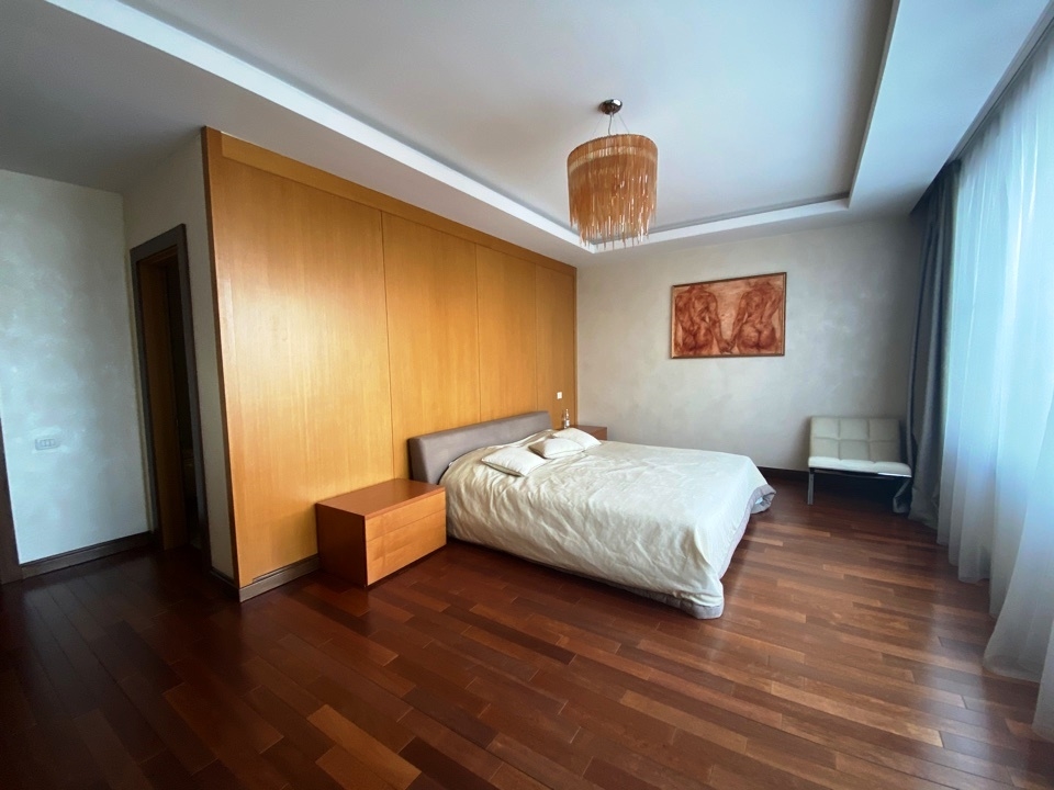 Фото Отдельный дом, 11 комн, 1200м²