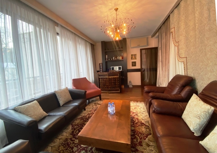 Фото Отдельный дом, 11 комн, 1200м²