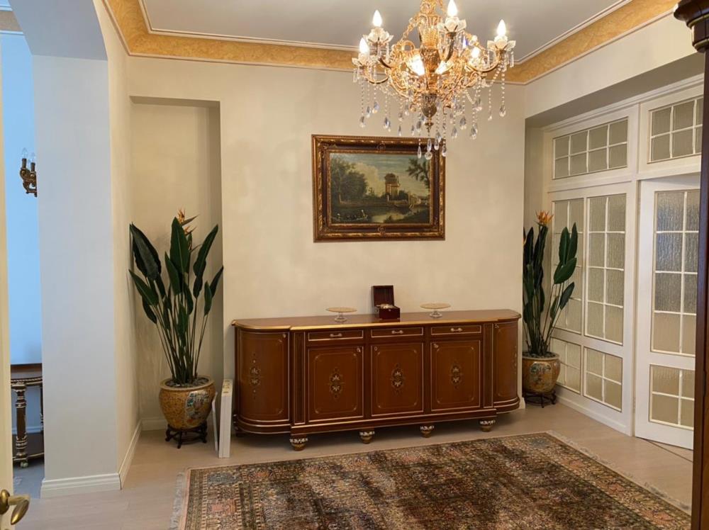 Фото Квартира, 8 комн, 500 м², 3/4 эт., 2005 г.п.