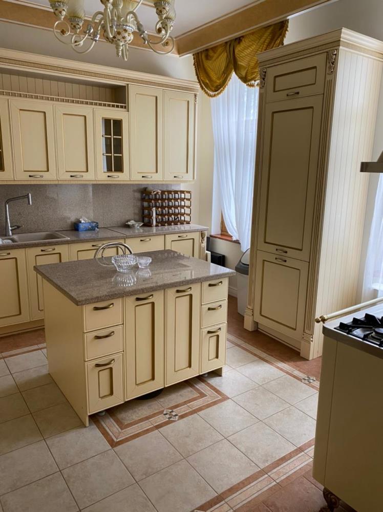 Фото Квартира, 8 комн, 500 м², 3/4 эт., 2005 г.п.