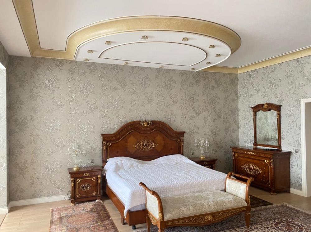 Фото Квартира, 8 комн, 500 м², 3/4 эт., 2005 г.п.