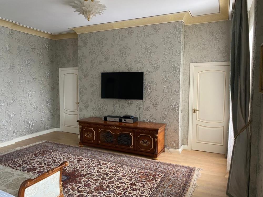 Фото Квартира, 8 комн, 500 м², 3/4 эт., 2005 г.п.