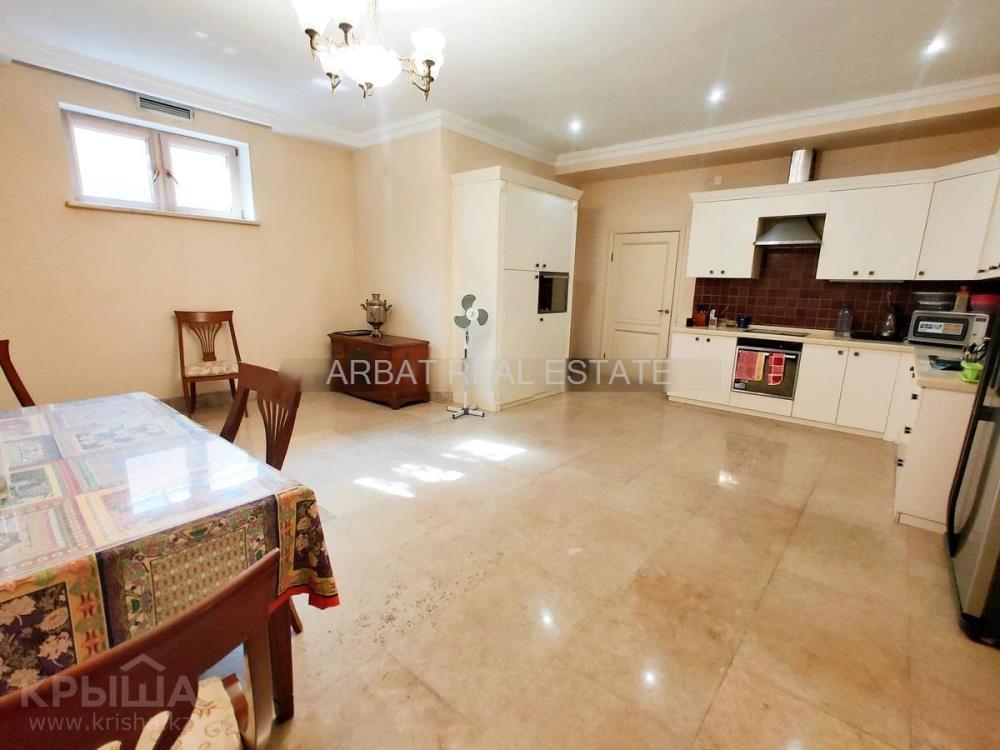Фото Отдельный дом, 9 комн, 930м²