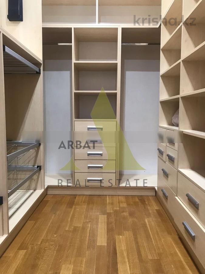 Фото Квартира, 4 комн, 182 м², 4/4 эт., 2004 г.п.