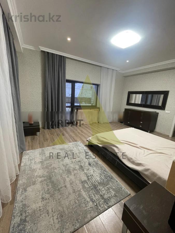 Фото Квартира, 5 комн, 220 м², 1/3 эт.