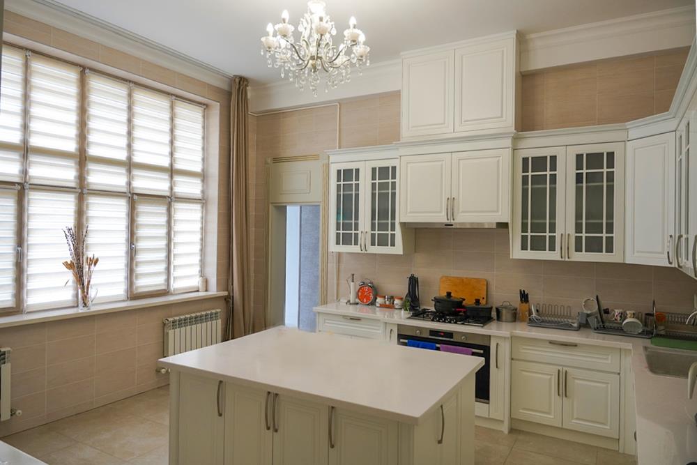 Фото Отдельный дом, 15 комн, 1800м²