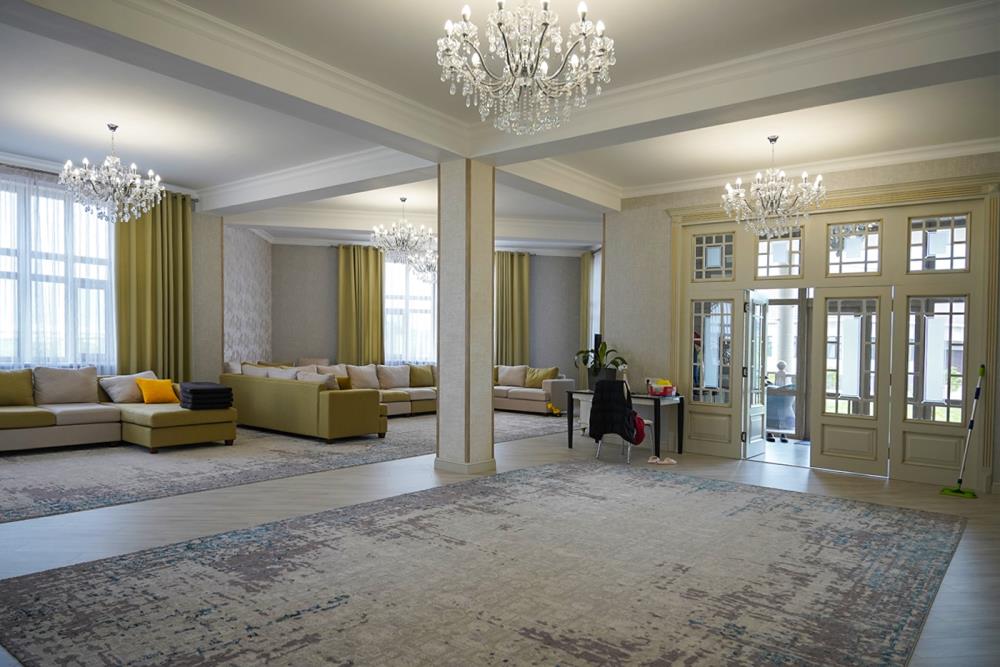Фото Отдельный дом, 15 комн, 1800м²