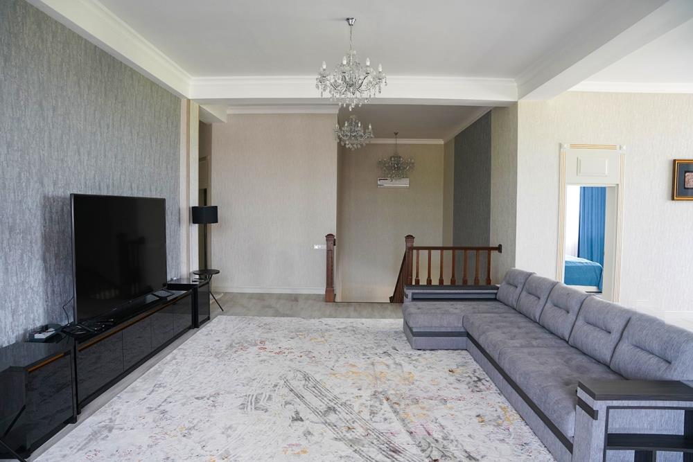 Фото Отдельный дом, 15 комн, 1800м²