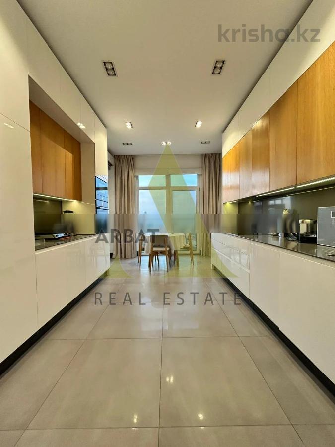 Фото Квартира, 5 комн, 300 м², 3/3 эт.