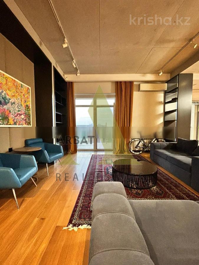 Фото Квартира, 5 комн, 300 м², 3/3 эт.