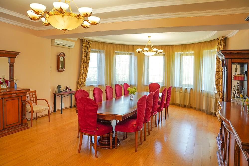 Фото Отдельный дом, 9 комн, 880м²