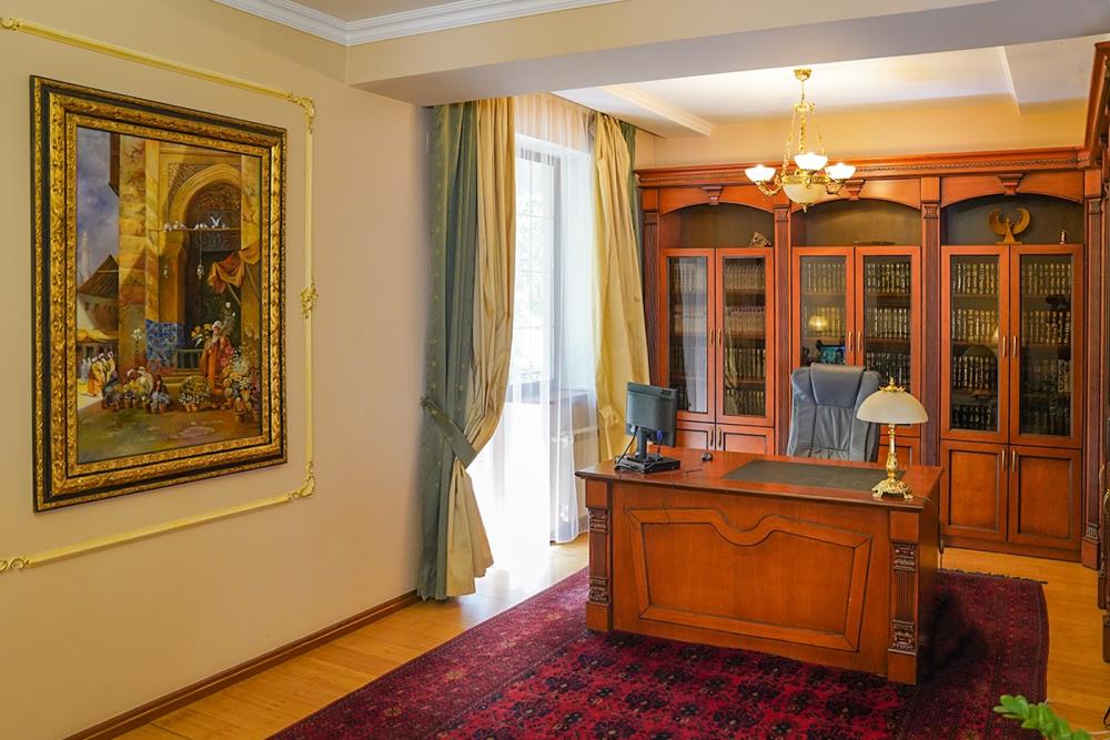 Фото Отдельный дом, 9 комн, 880м²