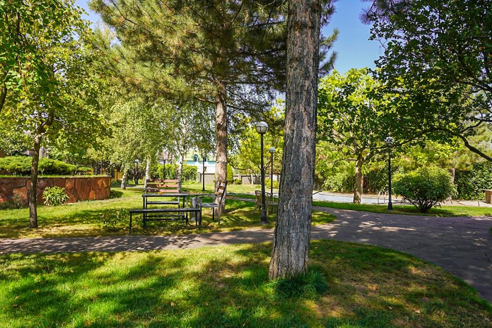 Фото Отдельный дом, 9 комн, 880м²