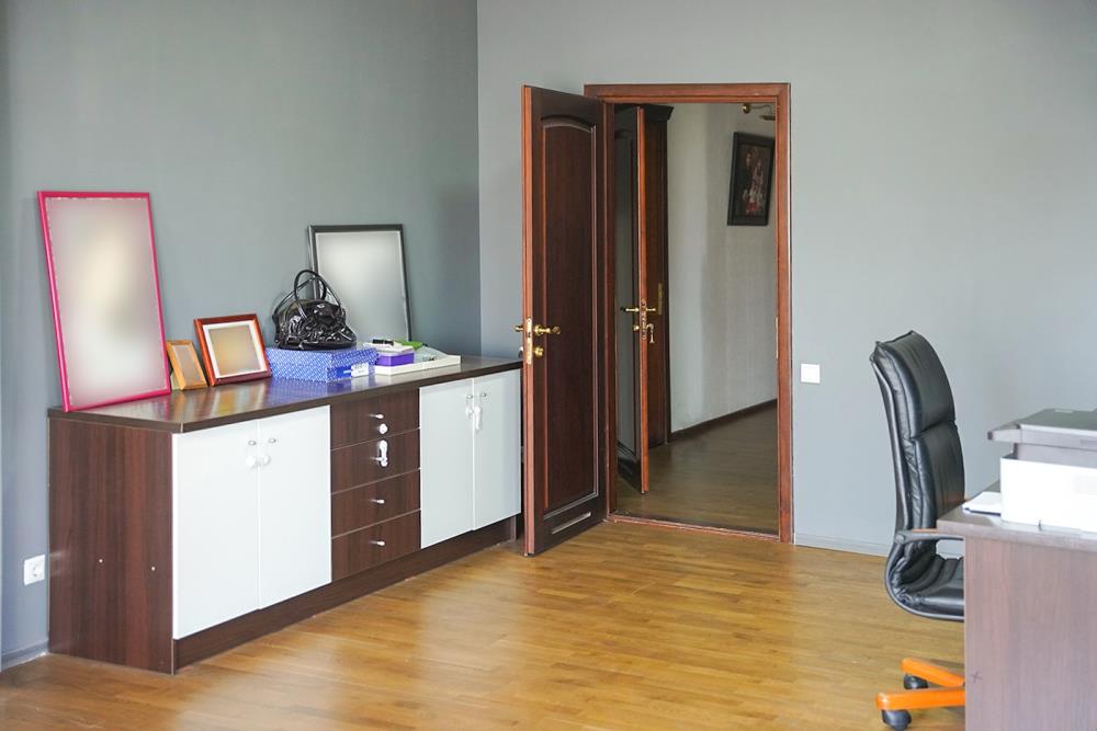 Фото Отдельный дом, 9 комн, 880м²