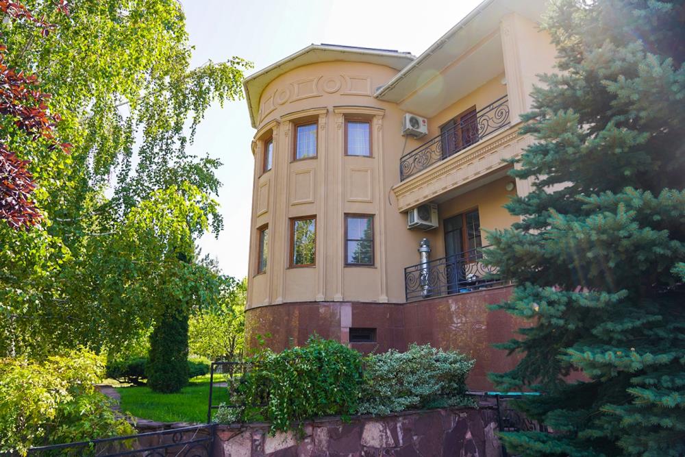 Фото Отдельный дом, 9 комн, 880м²
