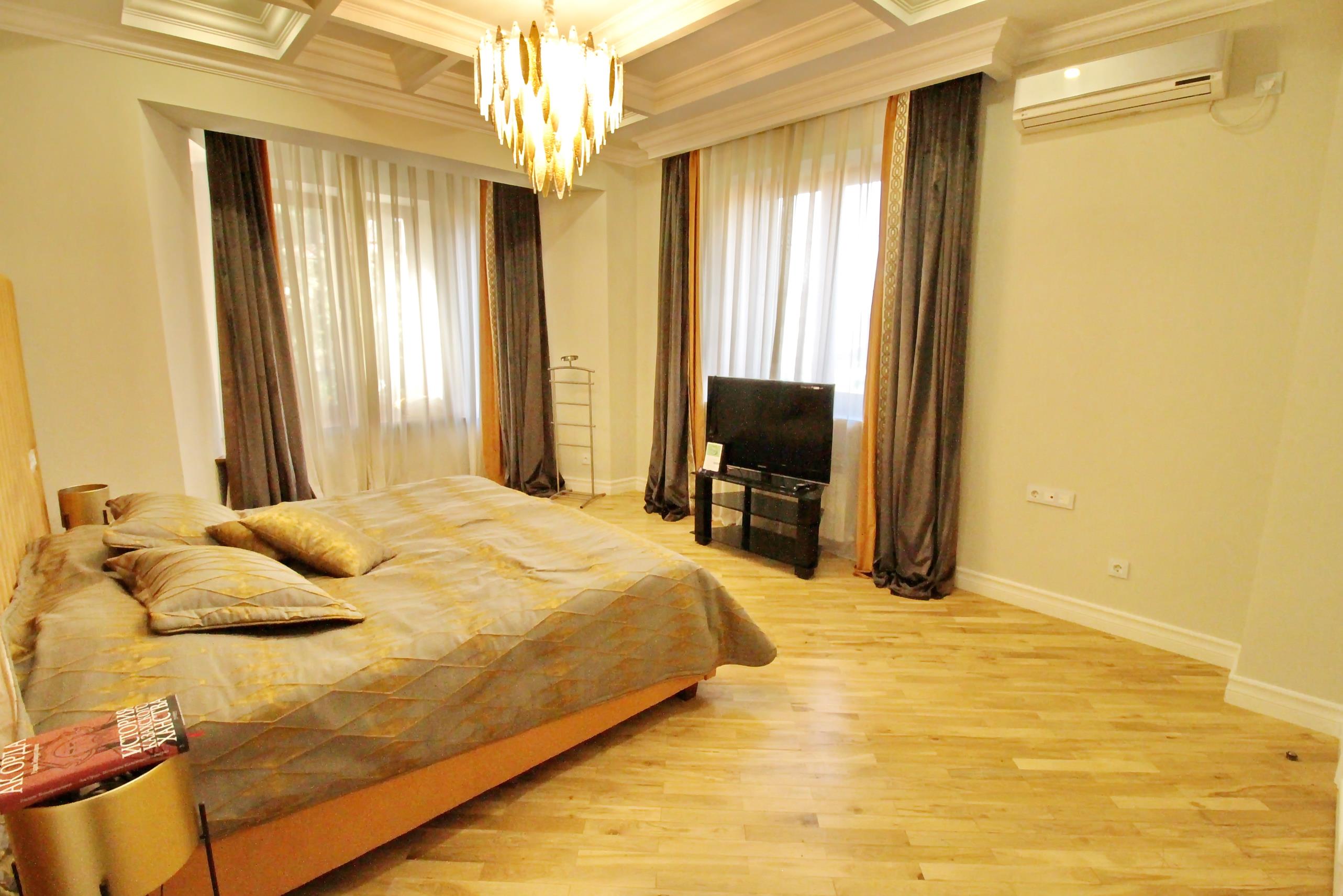 Фото Отдельный дом, 8 комн, 540.1м²
