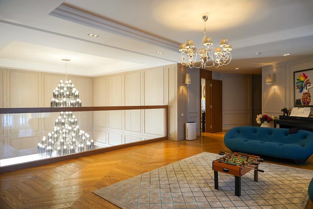 Фото Отдельный дом, 9 комн, 1900м²