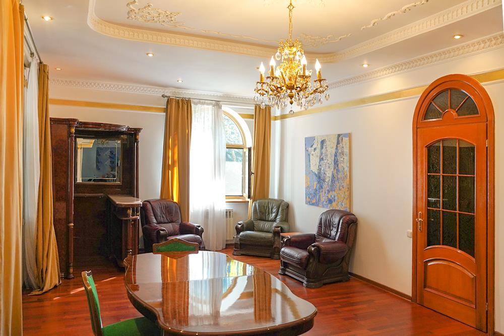 Фото Отдельный дом, 8 комн, 740м²