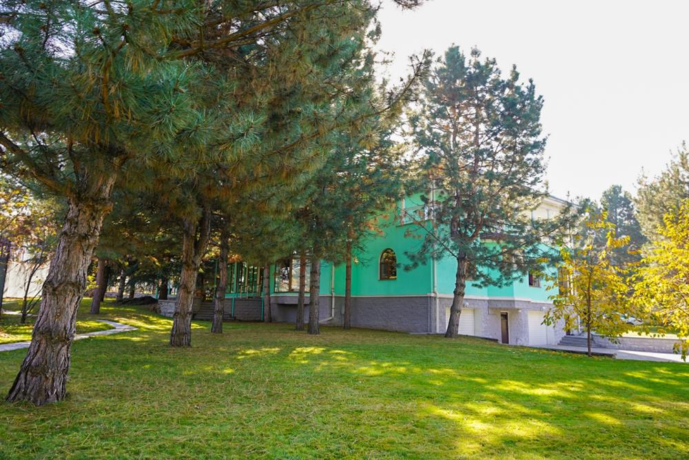 Фото Отдельный дом, 8 комн, 740м²