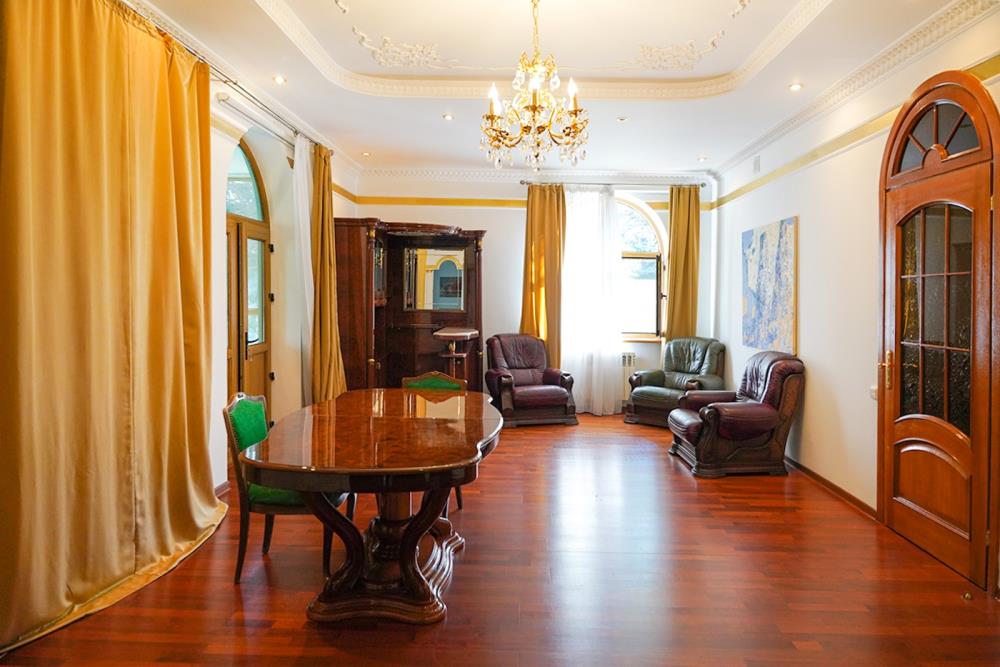 Фото Отдельный дом, 8 комн, 740м²