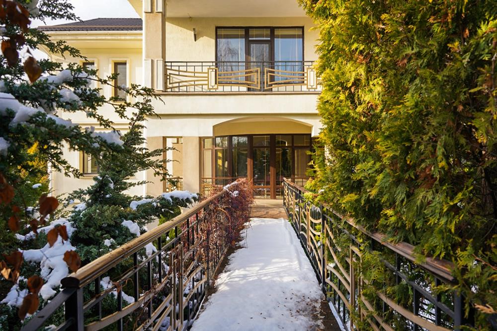 Фото Отдельный дом, 8 комн, 684м²