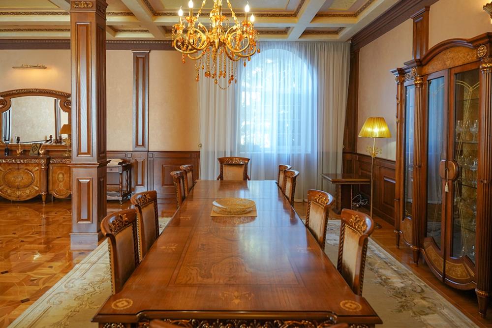 Фото Отдельный дом, 10 комн, 1350м²