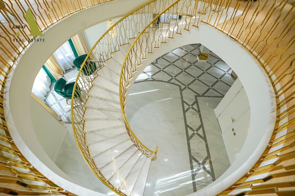 Фото Отдельный дом, 7 комн, 600м²