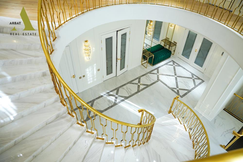 Фото Отдельный дом, 7 комн, 600м²
