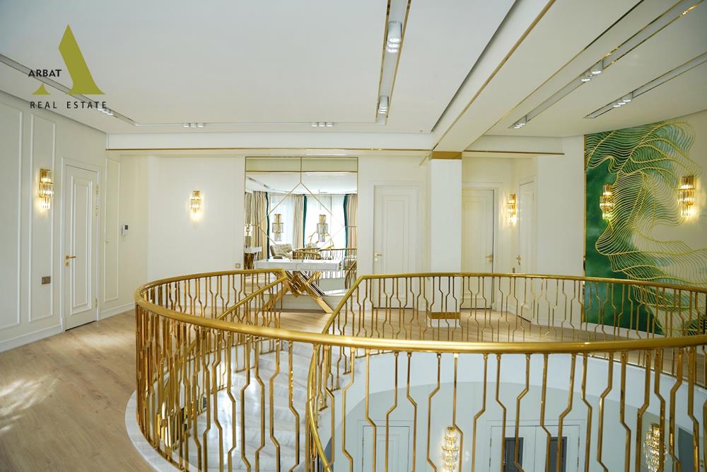 Фото Отдельный дом, 7 комн, 600м²