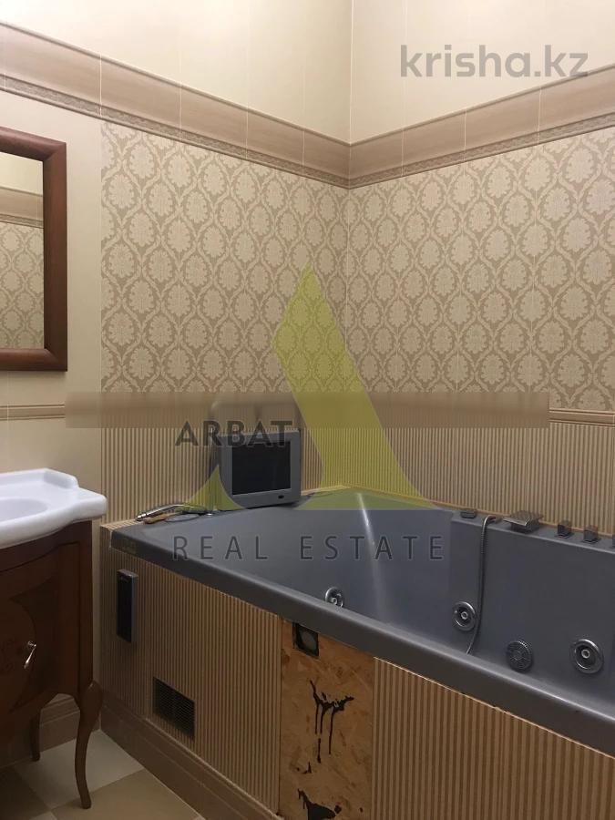 Фото Квартира, 4 комн, 182 м², 4/4 эт., 2004 г.п.