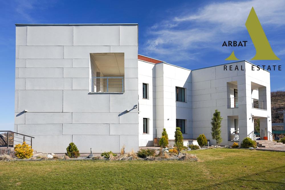 Фото Отдельный дом, 12 комн, 1400м²