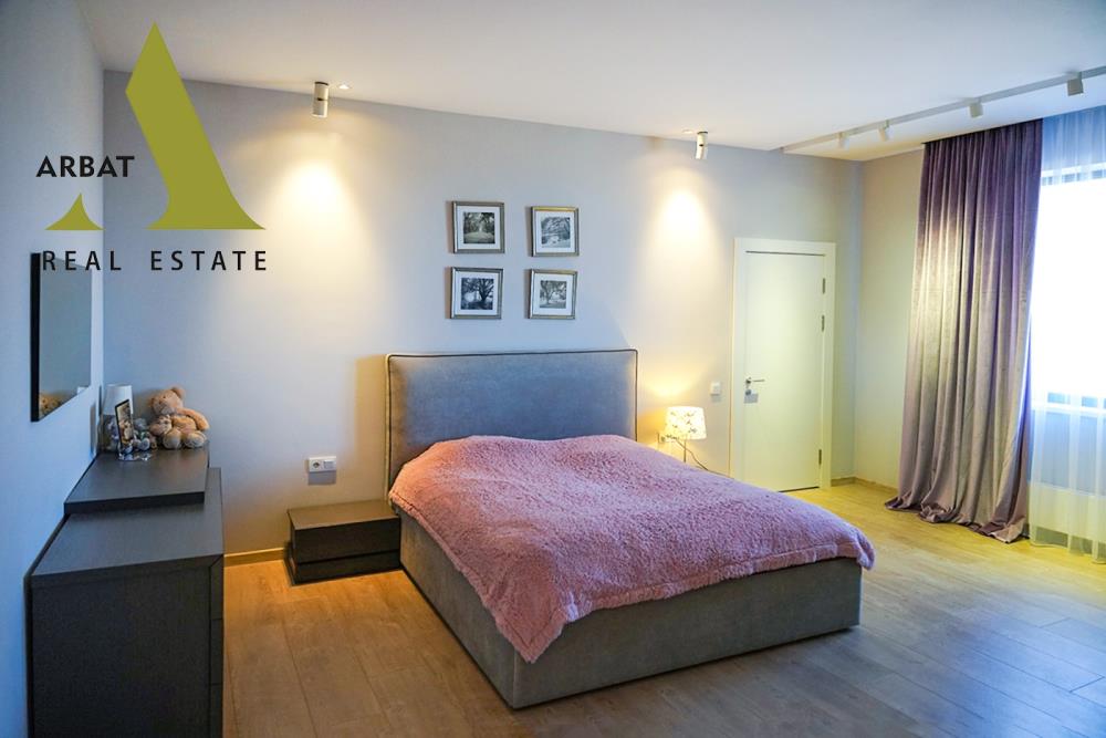 Фото Отдельный дом, 12 комн, 1400м²