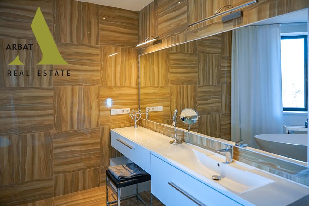 Фото Отдельный дом, 12 комн, 1400м²