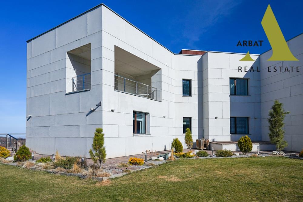 Фото Отдельный дом, 12 комн, 1400м²
