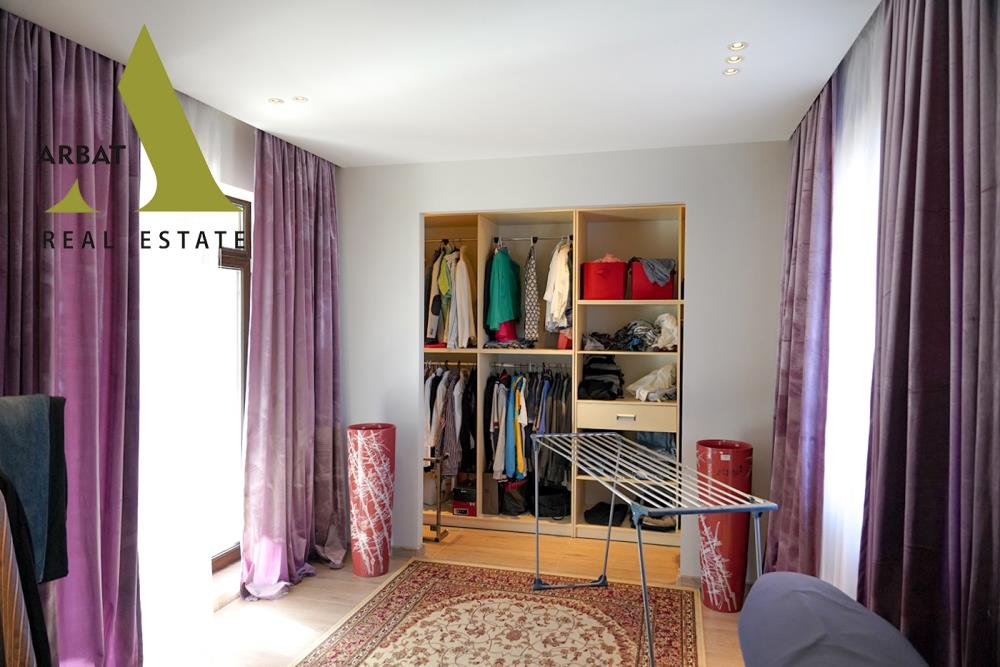 Фото Отдельный дом, 12 комн, 1400м²