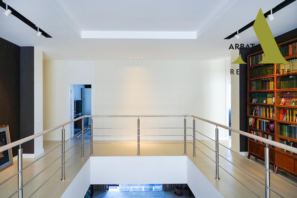 Фото Отдельный дом, 12 комн, 1400м²
