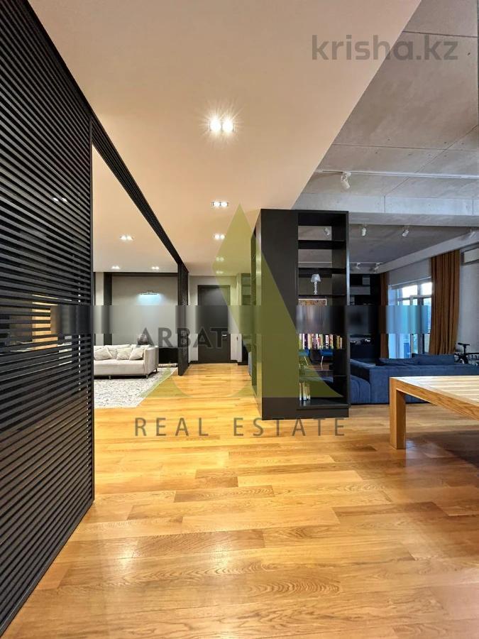 Фото Квартира, 5 комн, 300 м², 3/3 эт.