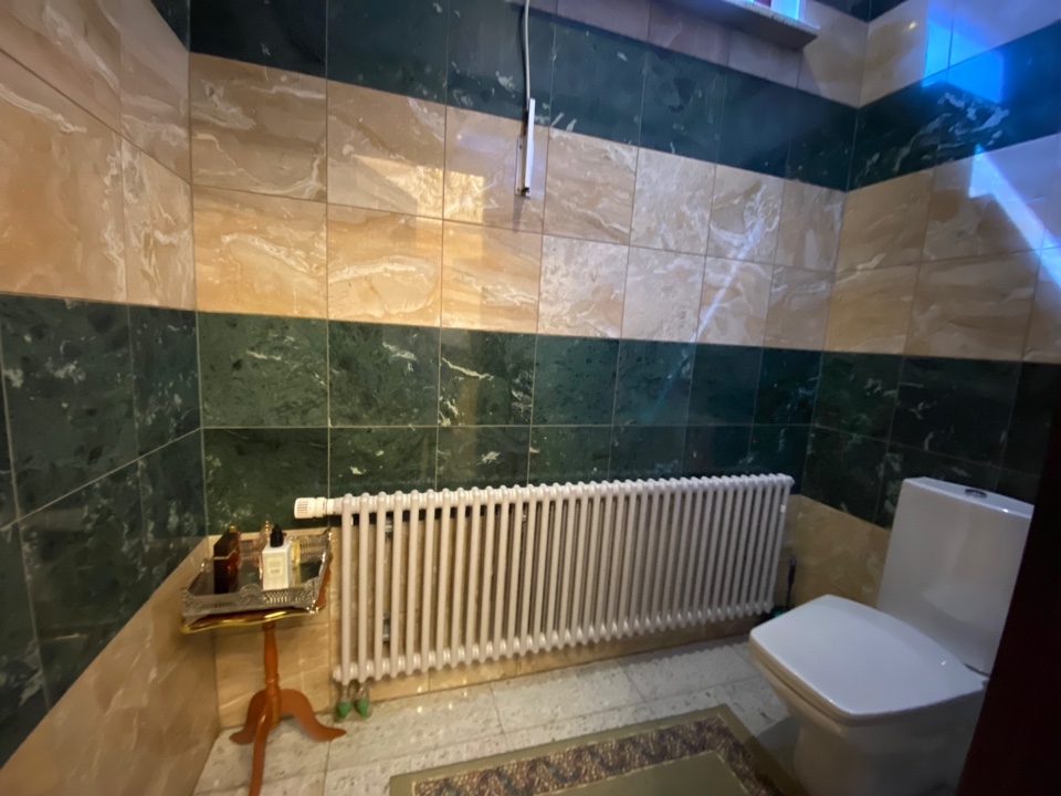 Фото Отдельный дом, 8 комн, 1700м²