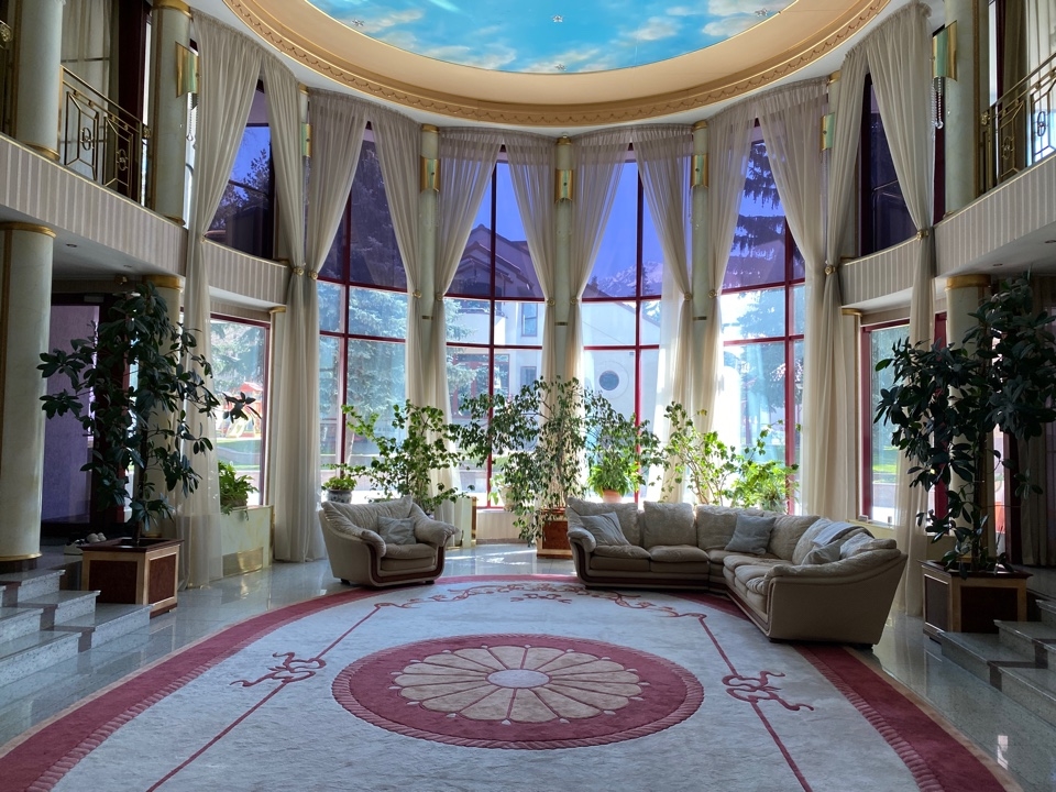 Фото Отдельный дом, 8 комн, 1700м²