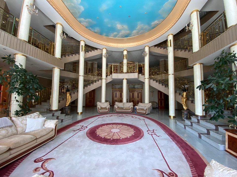 Фото Отдельный дом, 8 комн, 1700м²