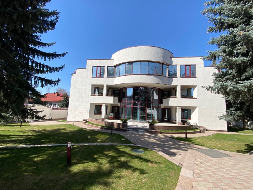 Фото Отдельный дом, 8 комн, 1700м²