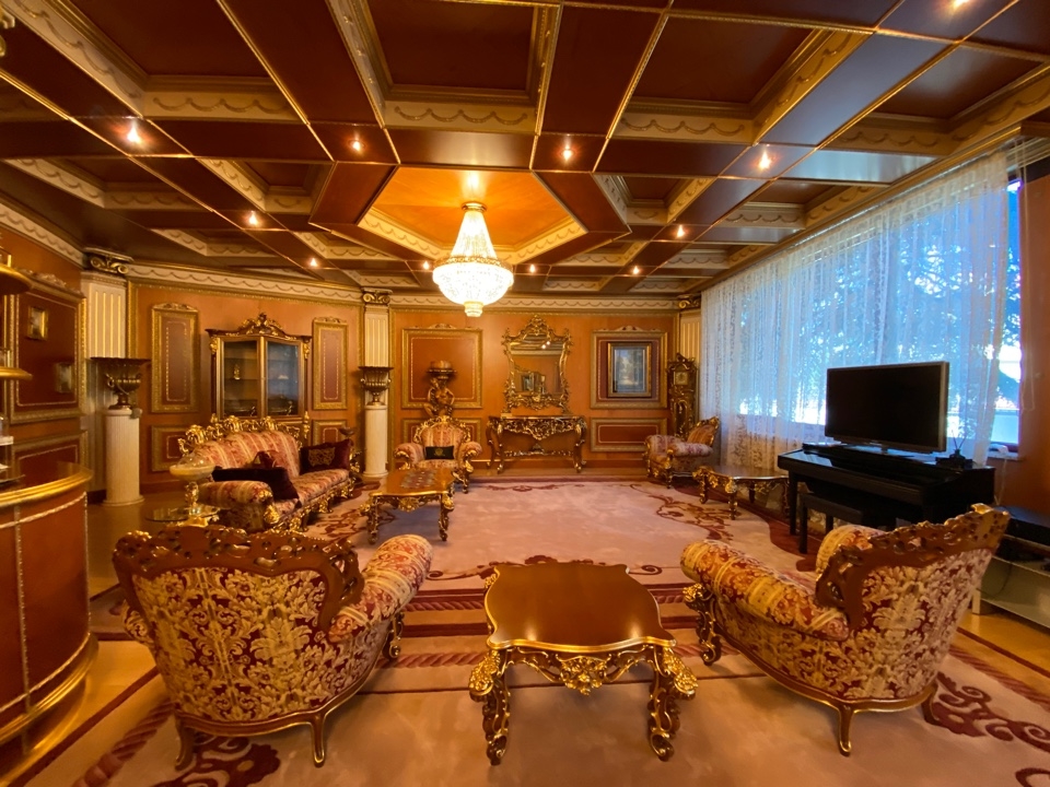 Фото Отдельный дом, 8 комн, 1700м²