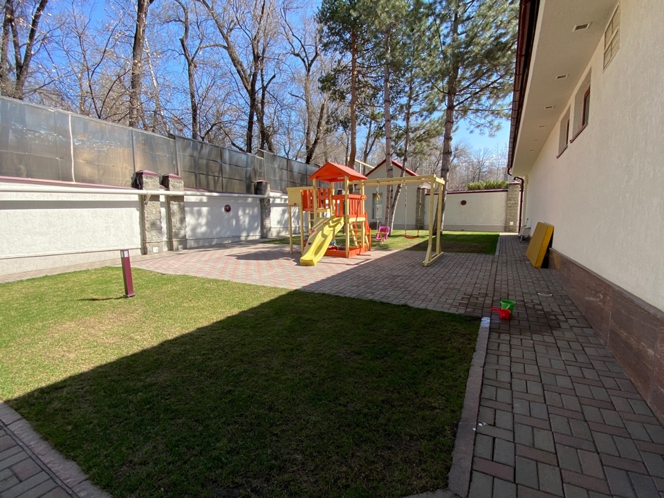 Фото Отдельный дом, 8 комн, 1700м²