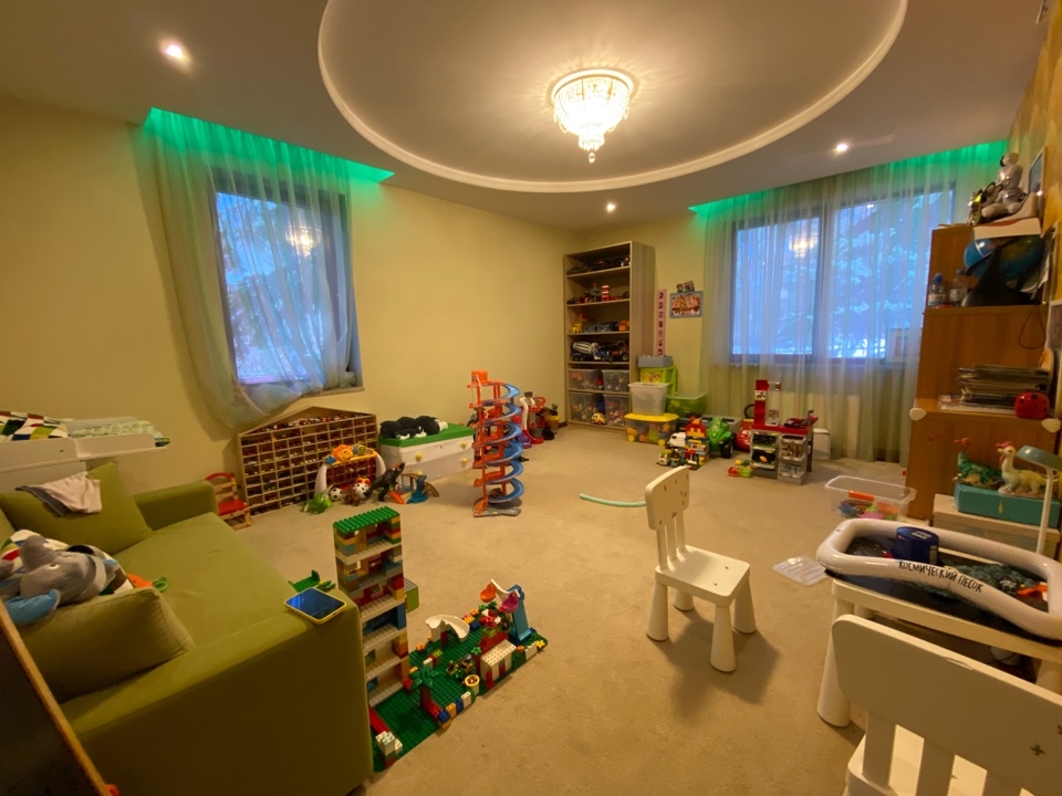 Фото Отдельный дом, 8 комн, 1700м²