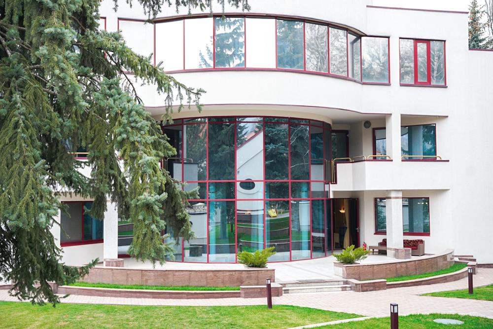 Фото Отдельный дом, 8 комн, 1700м²