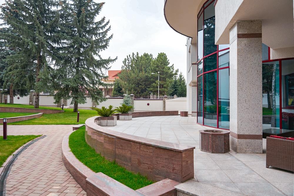 Фото Отдельный дом, 8 комн, 1700м²